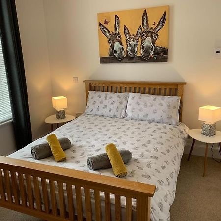 No 7 Quiet, Two Bedroom Ground Floor Flat In Tornagrain Great For Early Airport Departures Or Late Flights Dalcross ภายนอก รูปภาพ