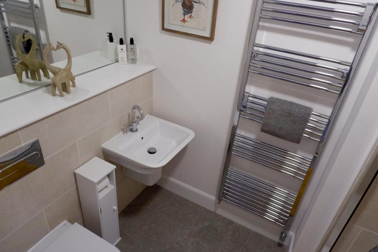 No 7 Quiet, Two Bedroom Ground Floor Flat In Tornagrain Great For Early Airport Departures Or Late Flights Dalcross ภายนอก รูปภาพ